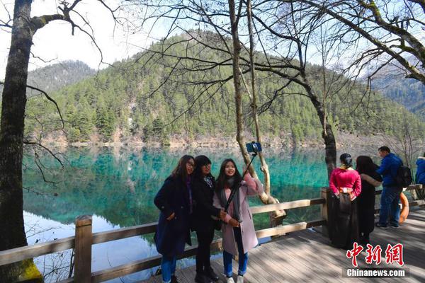 保羅：帕克是我的好朋友&導師 他已經(jīng)把我當家人一樣了